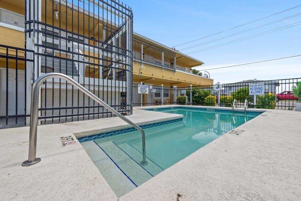 1Br With Pool Parking Pets Next To Beach 6 Apartment Myrtle Beach Bagian luar foto